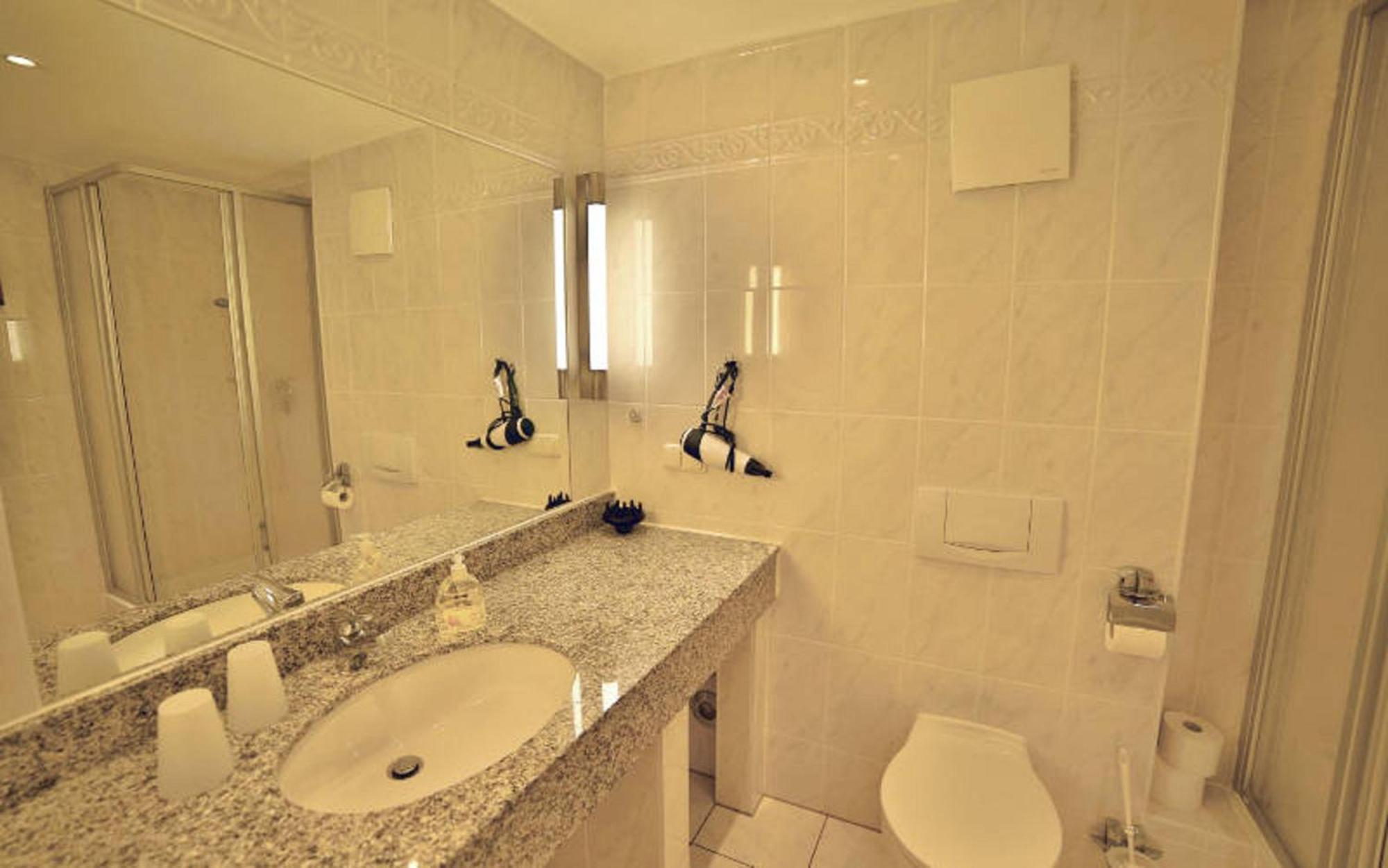 Binzer Strandgut Im Haus Jahreszeiten Apartment